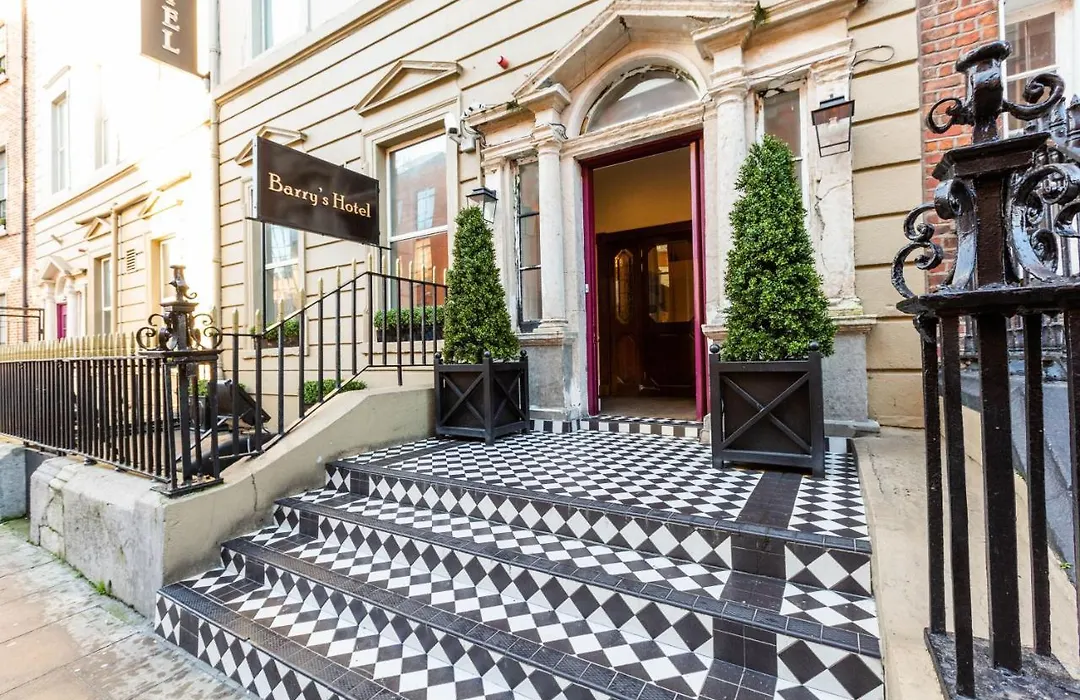 Barry'S Hotel-1